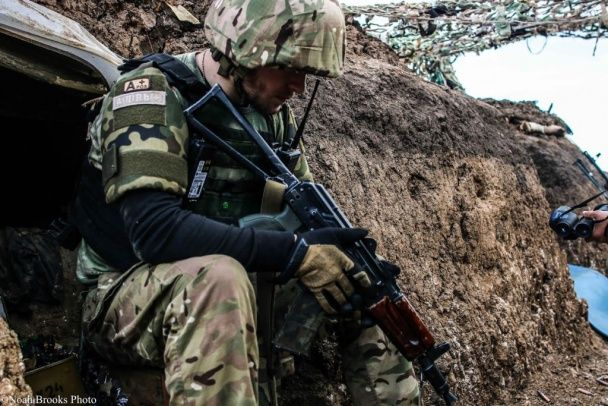 За сутки в АТО четверо украинских военных получили ранения