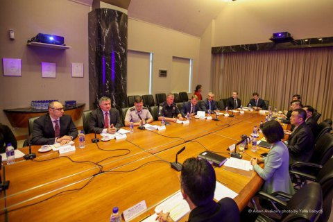 Аваков домовився про співпрацю з Сінгапуром у сфері кібербезпеки