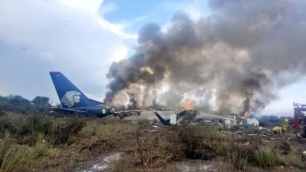 У Мексиці при падінні пасажирського літака ніхто не загинув
