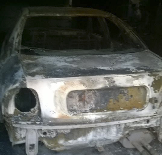 На Сумщині депутатці спалили авто