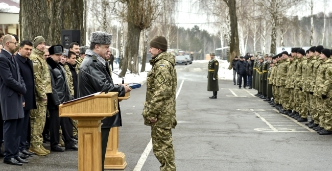 Порошенко запропонував Раді збільшити чисельність Збройних Сил України до 250 тис осіб