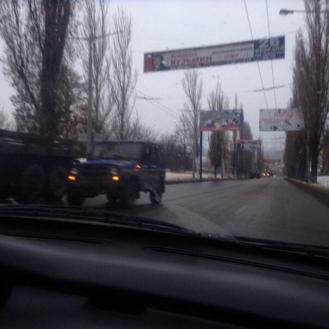 Россия продолжает поставлять на восток Украины своих наемников и технику для террористов, - СНБО