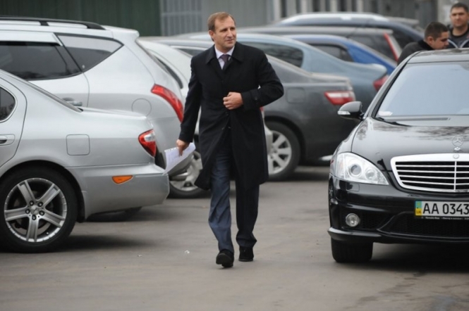 Прокуратура повідомляє про завершення слідства у справі умисного вбивства мера Кременчука Бабаєва