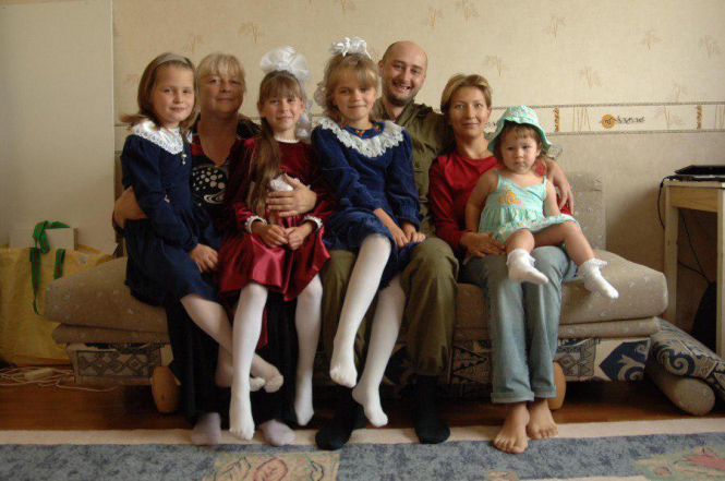 Вбитий журналіст Бабченко виховував шістьох прийомних дітей
