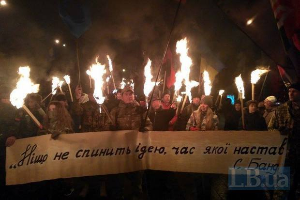 У Києві проходить смолоскипна хода на честь Бандери