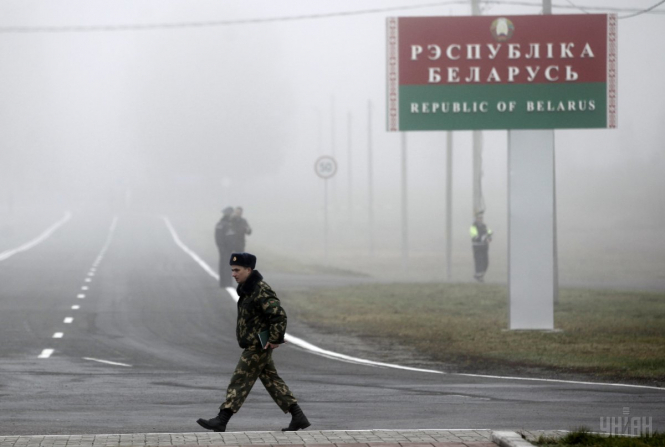 Беларусь разрешила России перебрасывать на свою территорию военную технику и оружие