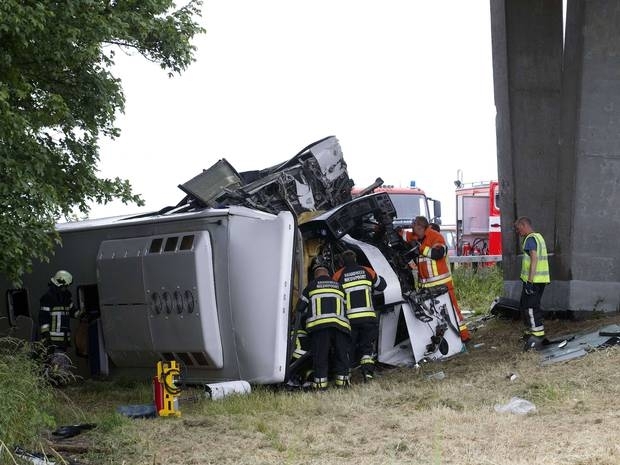 В Бельгии автобус с британскими школьниками попал в аварию, есть жертвы