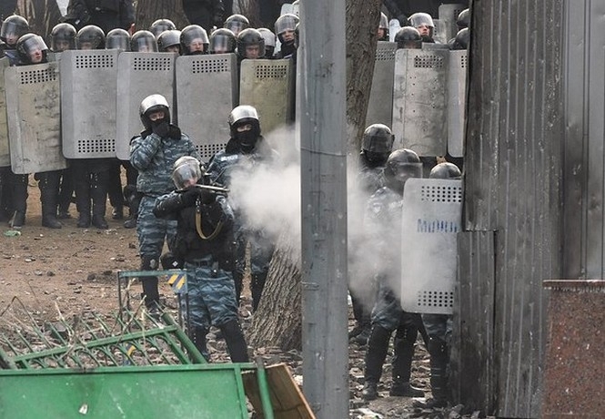 У розпал боїв 22 січня силовики стріляли у демонстрантів із рушниць