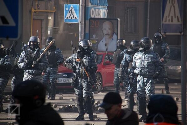 МВС мобілізовує київську міліцію - співробітникам видають бойову зброю, - ЗМІ