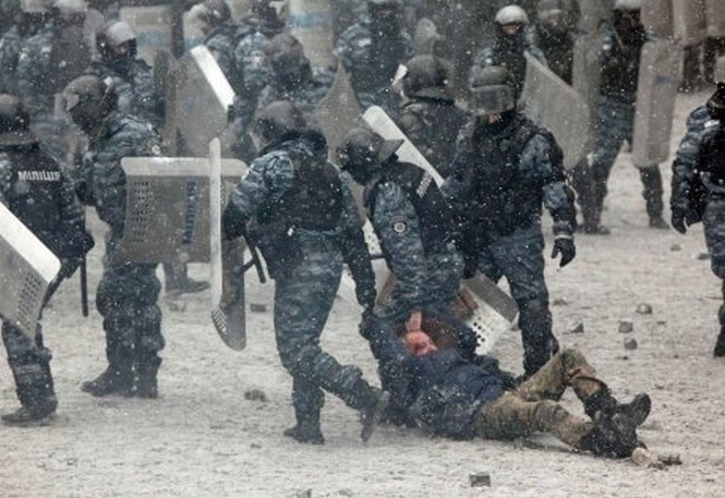ЄС допоможе Україні розслідувати факти насильства над мирними активістами