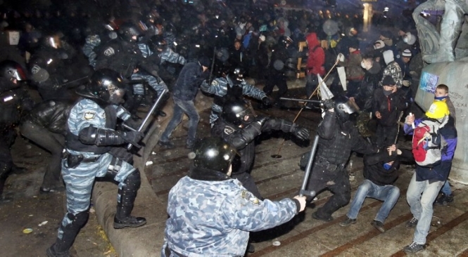Майдан требует освобождения пятнадцати арестованных