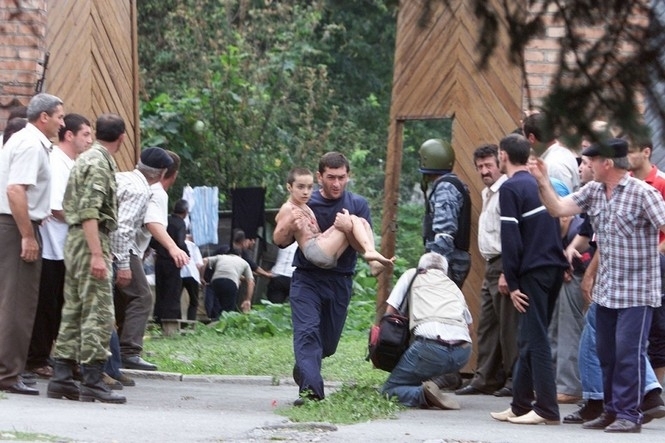 10-летие трагедии в Беслане: как Путин проводил антитеррористическую операцию в Северной Осетии
