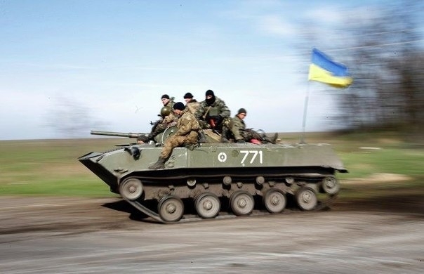 Українські десантники відбили у екстремістів два захоплених БМД