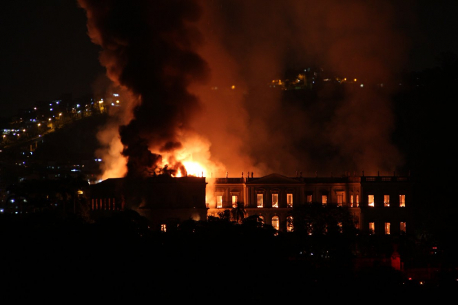 Масштабна пожежа в історичному музеї в Бразилії: 