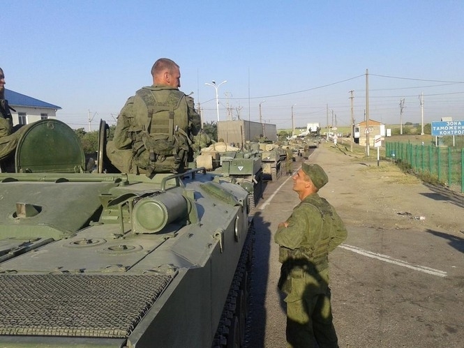 Российские войска минируют Новоазовск, - СНБО