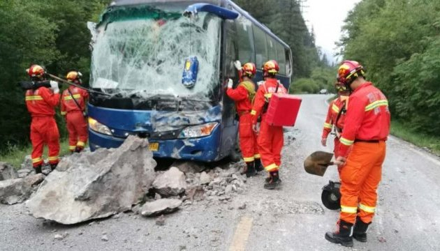Землетрус у Китаї: 13 загиблих, 175 поранених