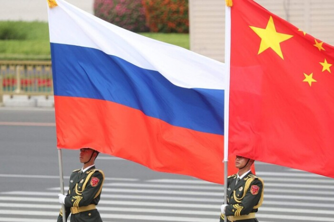 Китай заявив про намір посилювати співпрацю з армією рф