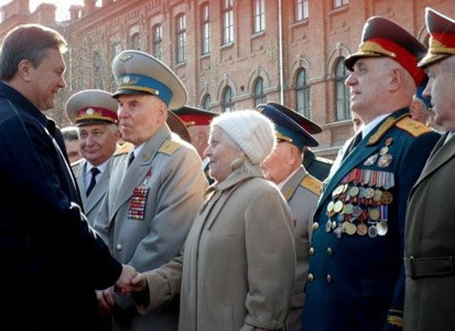 Янукович пишається, що за його каденції пенсіонери змогли купувати масло