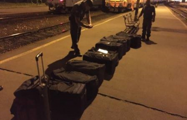 У швидкому поїзді Київ-Будапешт знайшли 11 тис пачок контрабандних сигарет
