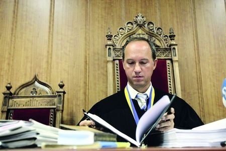 У Румунії суддів та прокурорів перевірятимуть психіатри