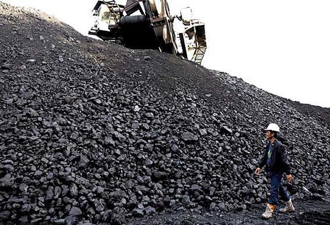 Міненерго визнало, що веде переговори про закупівлю вугілля в терористів