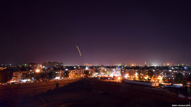 Израиль обстрелял цели в пригородах столицы Сирии Дамаска