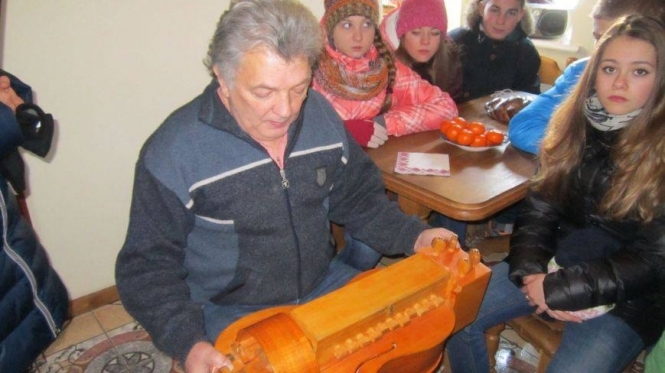 Слов'янські школярі зустріли Різдво в Тернополі