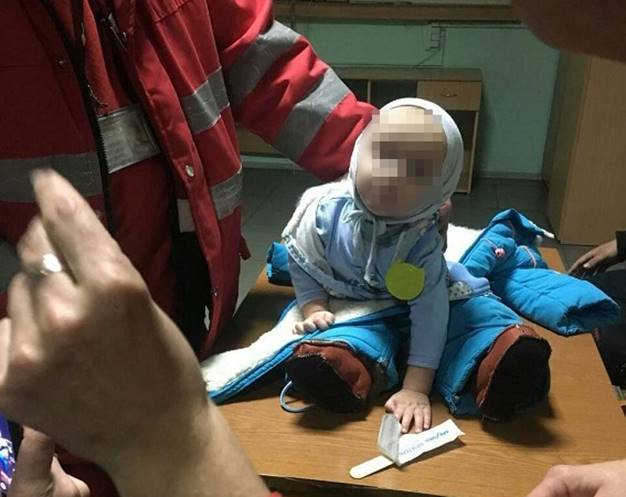 В Киеве мать оставила 9-месячного ребенка возле вокзала и пошла пить