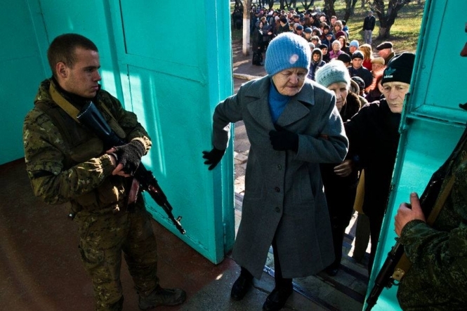 Порошенко требует от боевиков отказаться от идеи проводить псевдовыборы на Донбассе