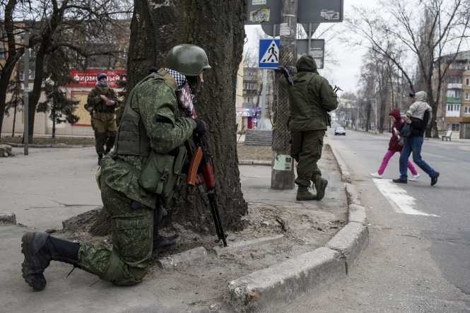 В ДНР тривають сутички між бойовиками і 