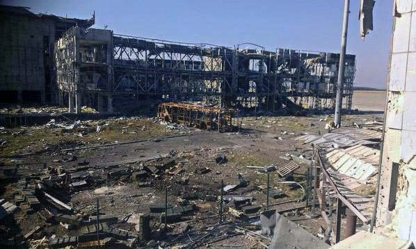 Силы АТО зачистили от террористов новый терминал аэропорта Донецка