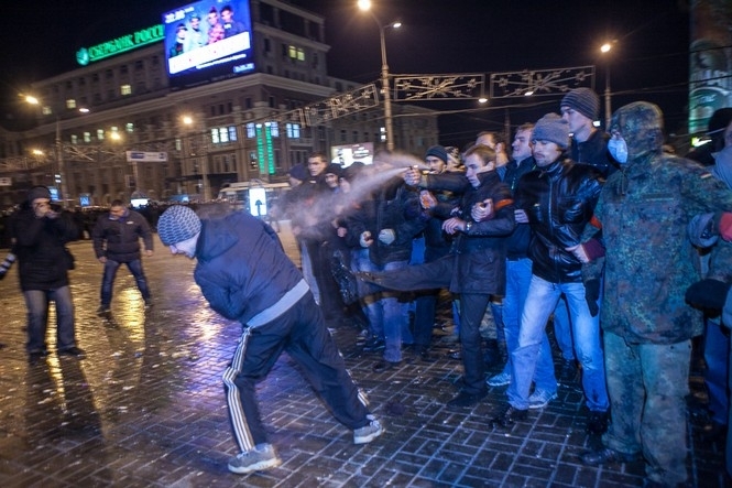 Горсовет Донецка просит суд запретить массовые акции 15-16 марта