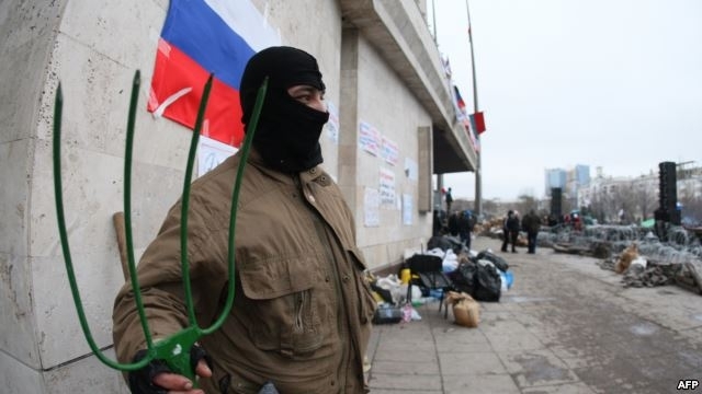 Сепаратисти звільнили два поверхи будівлі облдержадміністрації у Донецьку