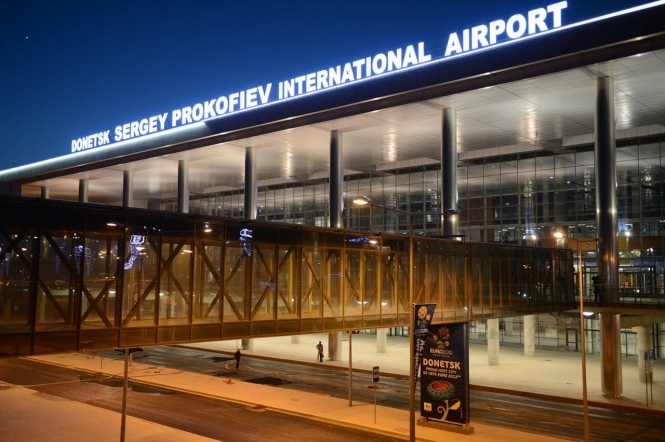 Донецкий аэропорт не будет работать как минимум до вечера среды