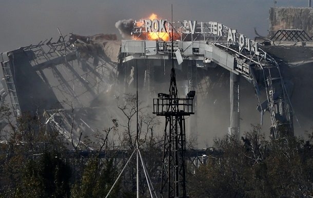 Міноборони: На відновлення злітної смуги Донецького аеропорту потрібен місяць