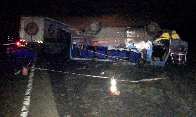 У Херсонській області вантажівка врізалася в пасажирський автобус, є постраждалі