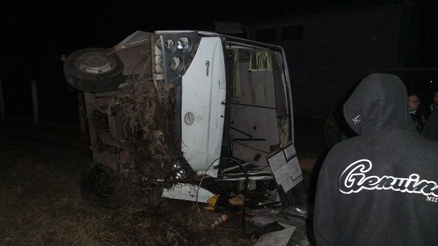 В результате ДТП в Броварах маршрутка с пассажирами упала с моста