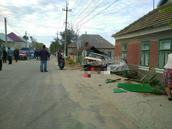 В Одесской области пьяный водитель ВАЗ наехал на трех пенсионерок, женщины погибли