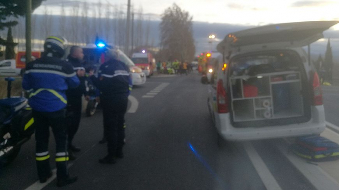Во Франции при столкновении поезда и школьного автобуса погибли три человека