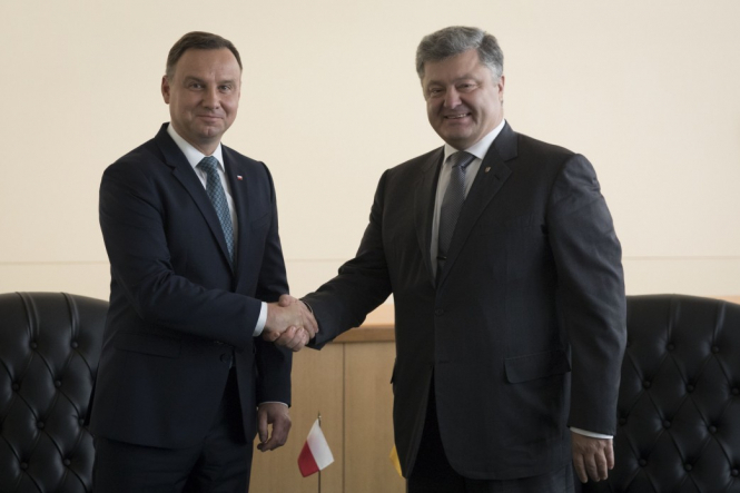 Порошенко обговорив з президентом Польщі введення миротворців на Донбас
