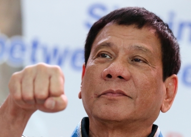 Президент Філіппін продає яхту, щоб допомогти ветеранам і підняти зарплати