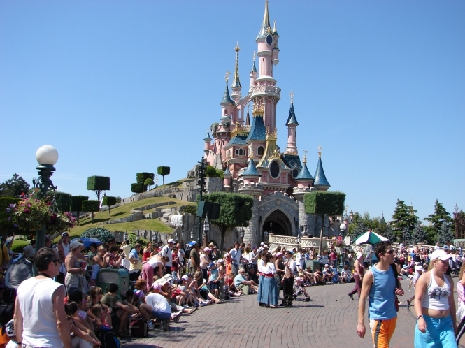 На компанию Disney подали в суд из-за подозрения в слежении за детьми