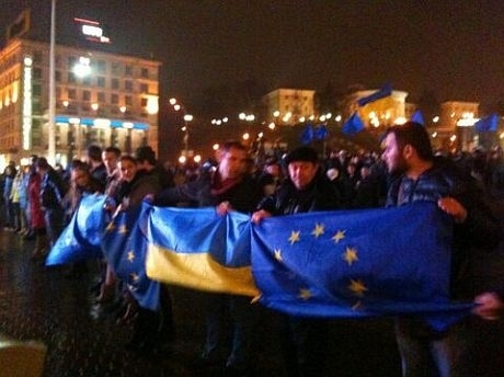 Дві тисячі людей протестують на Майдані у Києві проти зупинки євроінтеграції
