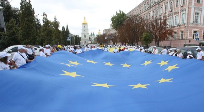 Євросоюз закликав Росію конкретними діями підтримати мирний план Порошенка