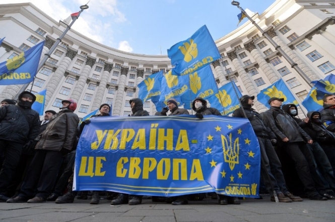 Вопрос о получении Украиной безвизового режима с Евросоюзом не появится в повестке дня европейских чиновников как минимум в ближайшие месяцы.