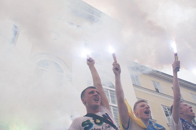 Донбасс - это Украина! Во Львове состоялся марш единства футбольных фанатов