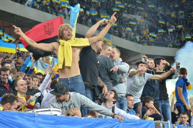 Українські вболівальники просять ФІФА не карати збірну, бо 