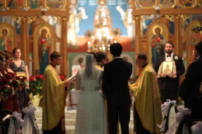 В Україні лише 23% пар беруть шлюб у церкві