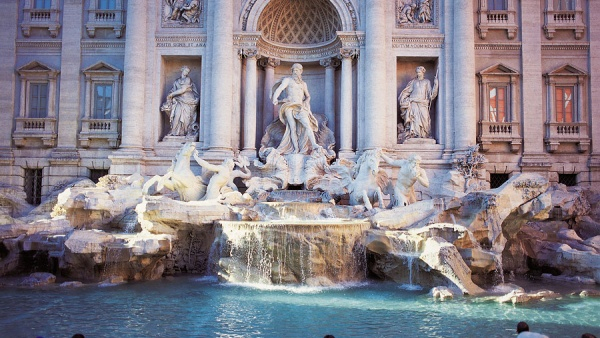 У Римі заборонили купатися в фонтанах