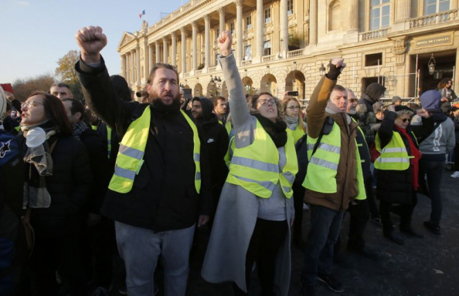 Власти Франции задействуют на акциях протестов 